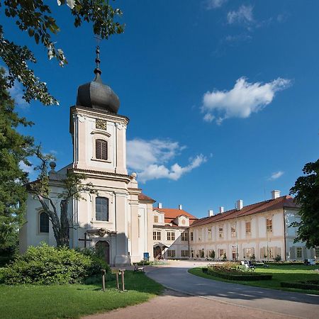 Chateau Loucen Garden Retreat エクステリア 写真