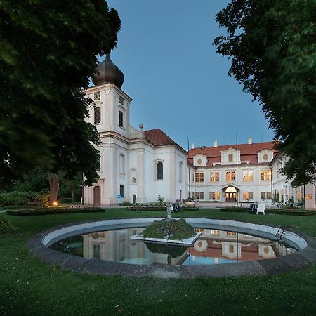 Chateau Loucen Garden Retreat エクステリア 写真
