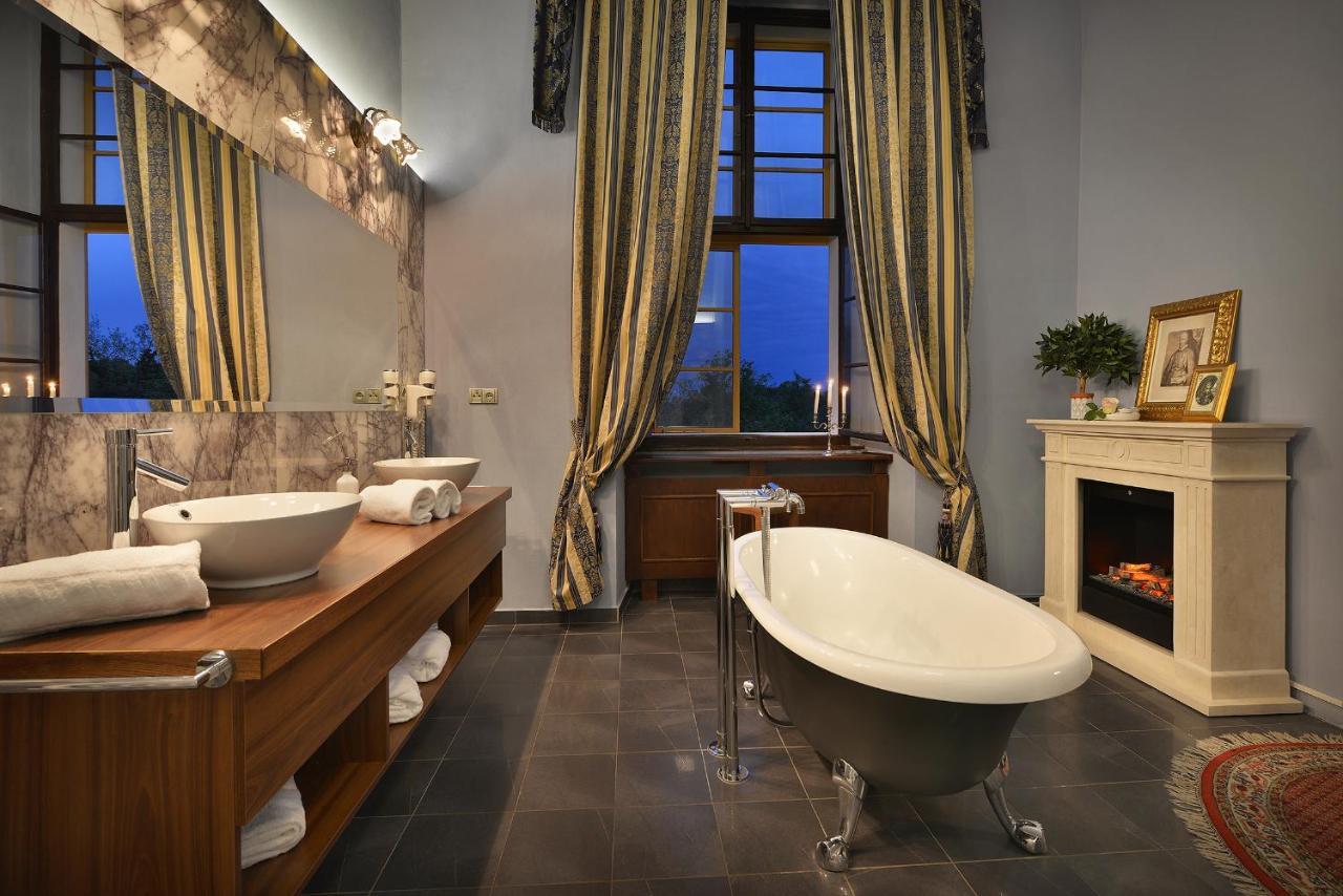 Chateau Loucen Garden Retreat エクステリア 写真