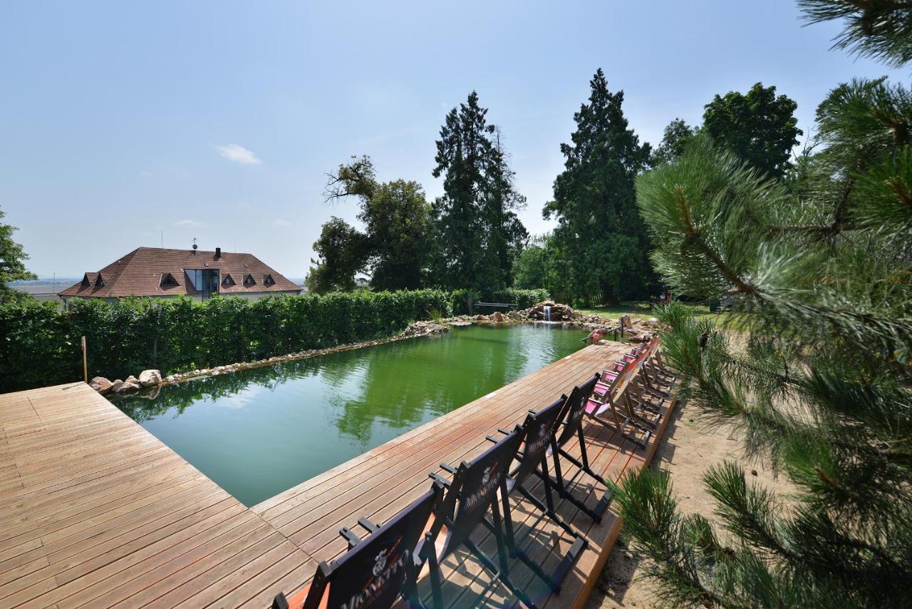 Chateau Loucen Garden Retreat エクステリア 写真