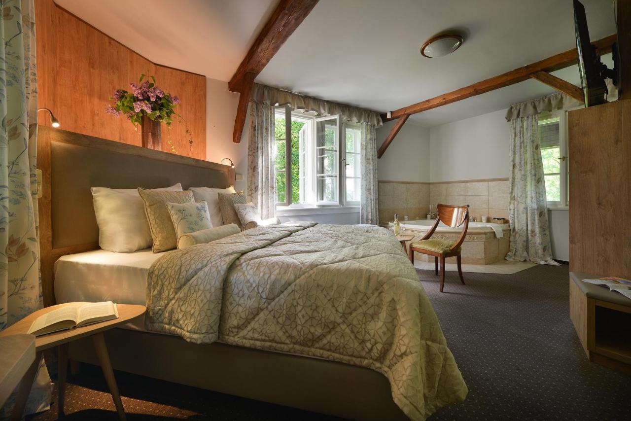 Chateau Loucen Garden Retreat エクステリア 写真