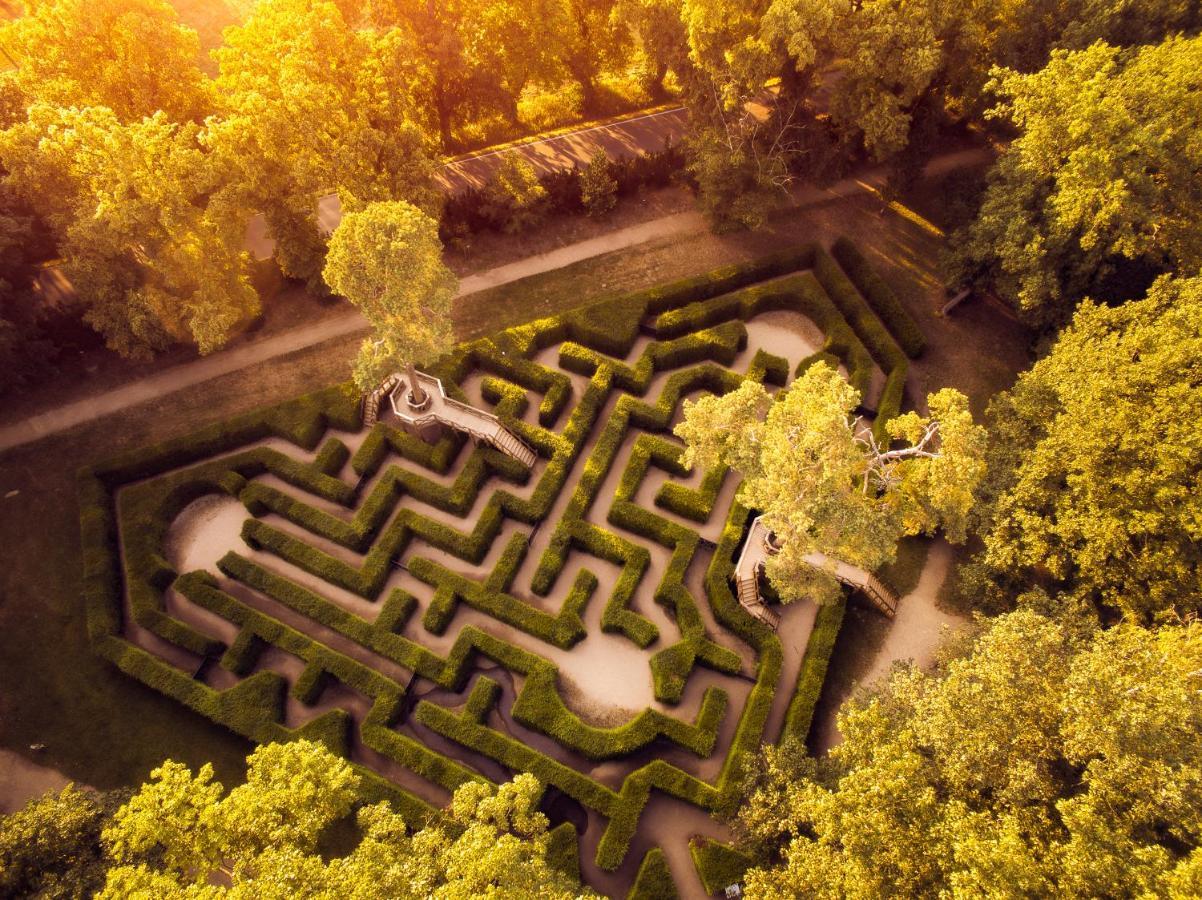 Chateau Loucen Garden Retreat エクステリア 写真