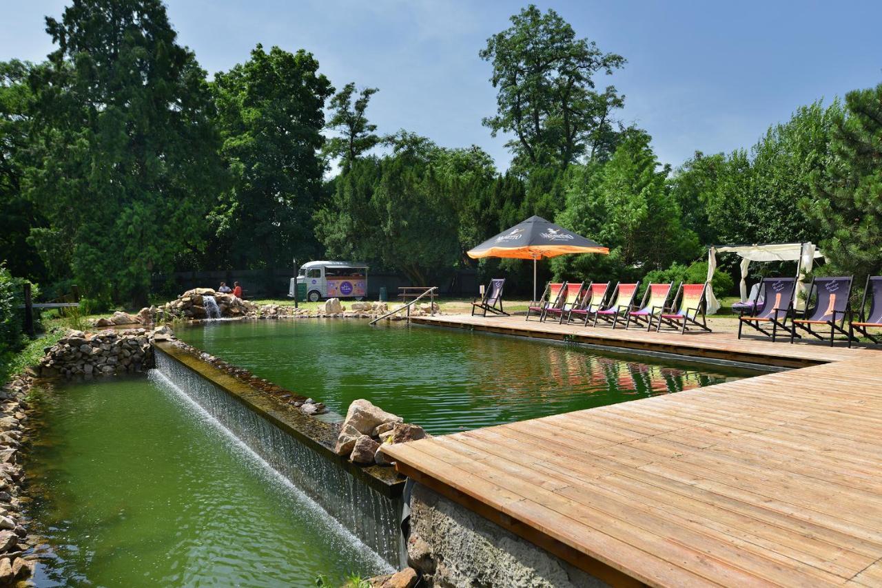 Chateau Loucen Garden Retreat エクステリア 写真