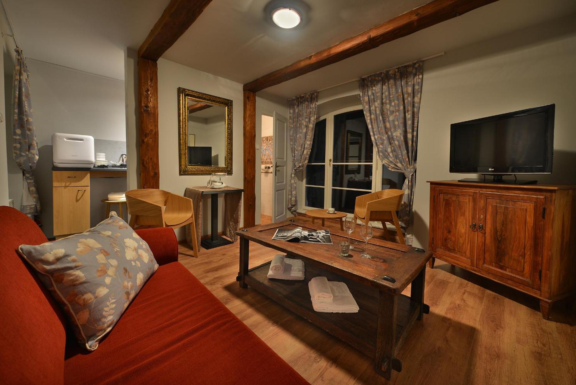 Chateau Loucen Garden Retreat エクステリア 写真