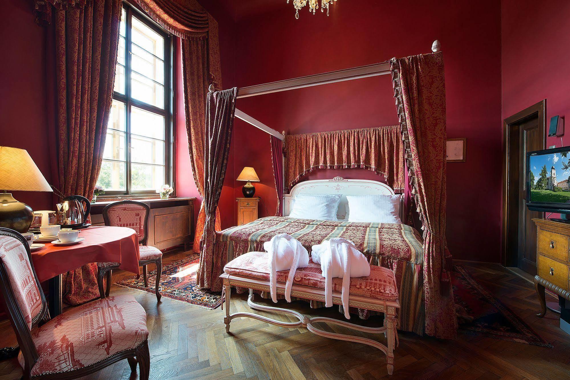 Chateau Loucen Garden Retreat エクステリア 写真