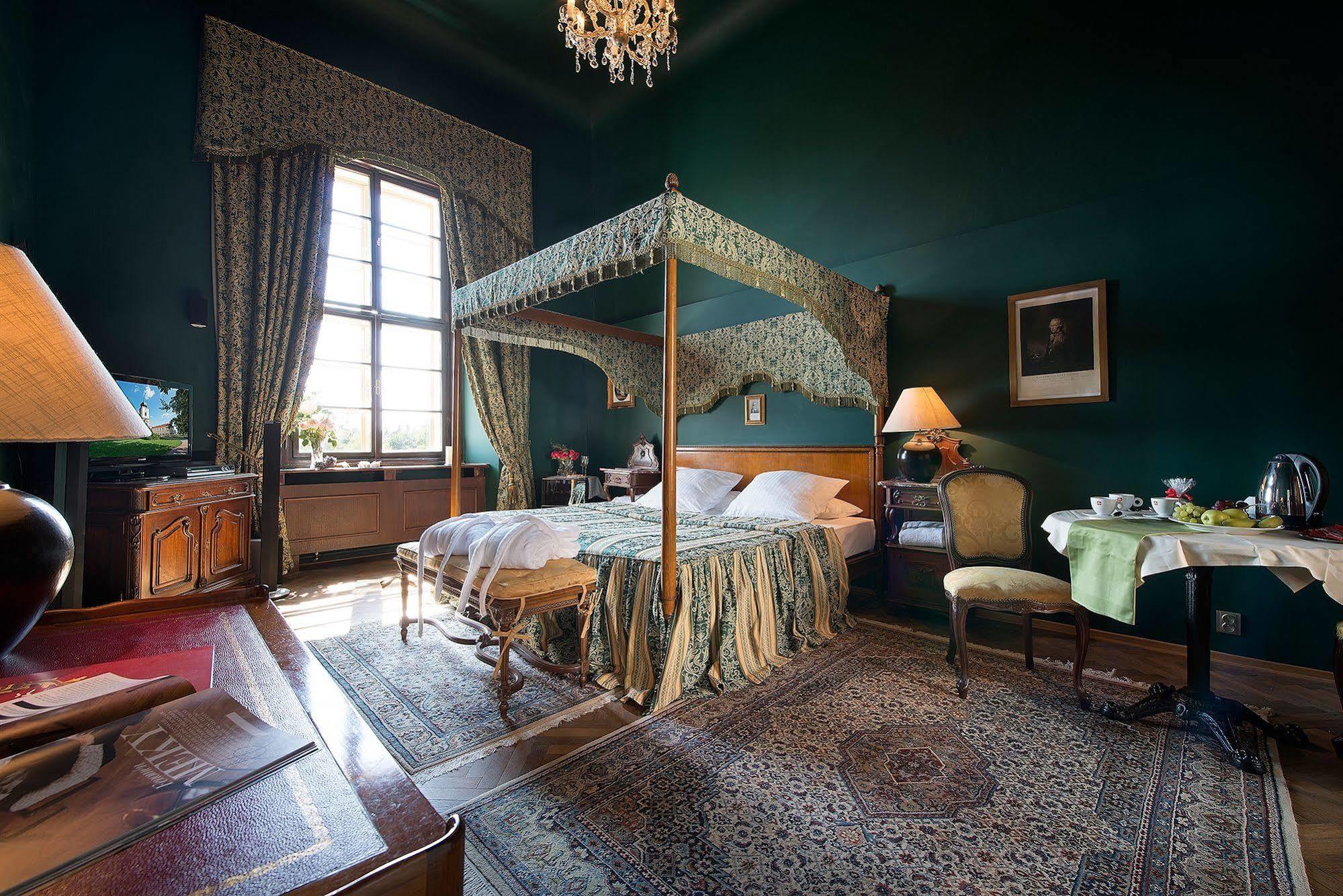 Chateau Loucen Garden Retreat エクステリア 写真