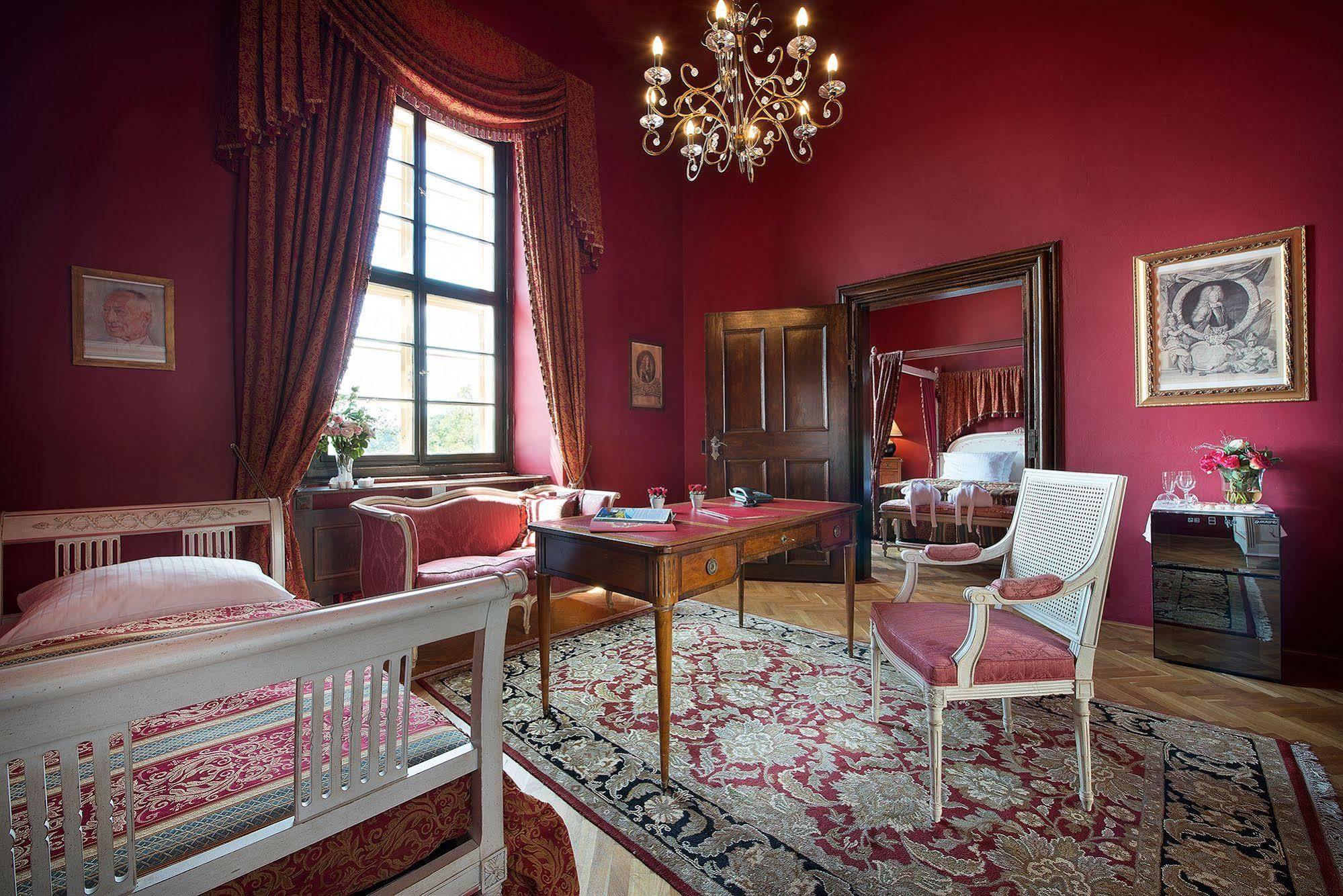 Chateau Loucen Garden Retreat エクステリア 写真